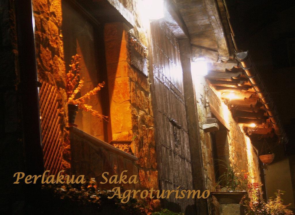 Séjour à la ferme Perlakua Saka *